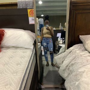 Meet your Posher, Celina